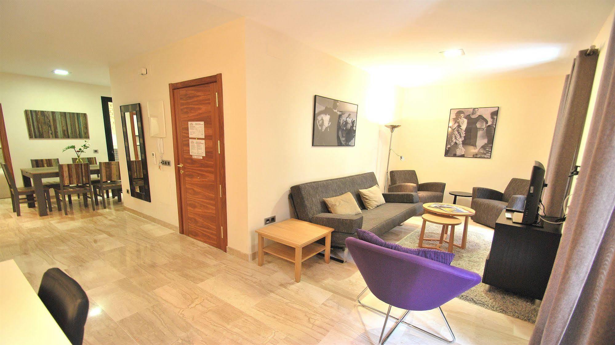 Apartamentos Living Sevilla Centro Maestranza Extérieur photo